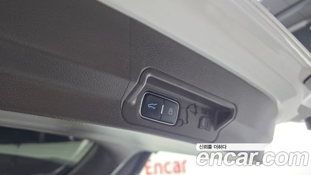 Ford Explorer (VI) 3.0 Platinum 4WD 2022 — фото 31