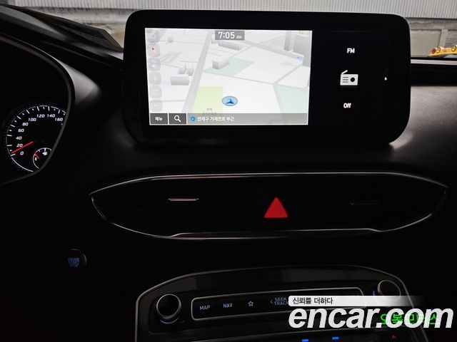 Hyundai Santa Fe HEV 1.6 2WD Exclusive 2023 — фото 15