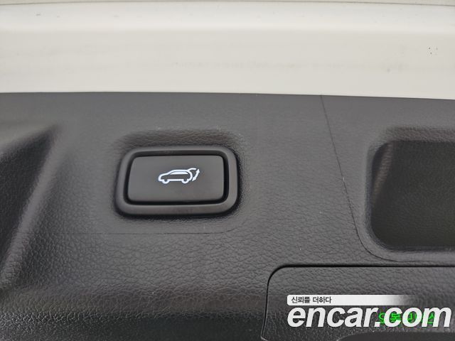 Hyundai Santa Fe HEV 1.6 2WD Exclusive 2023 — фото 18