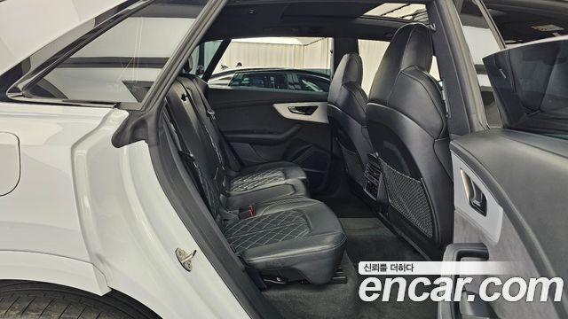 Audi Q8 (4M) 55 TFSI Quattro Premium 2023 — фото 12
