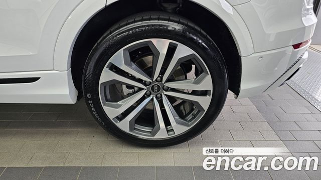 Audi Q8 (4M) 55 TFSI Quattro Premium 2023 — фото 21
