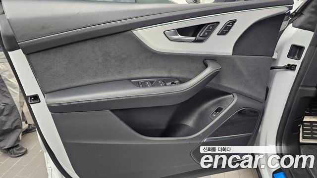 Audi Q8 (4M) 55 TFSI Quattro Premium 2023 — фото 24