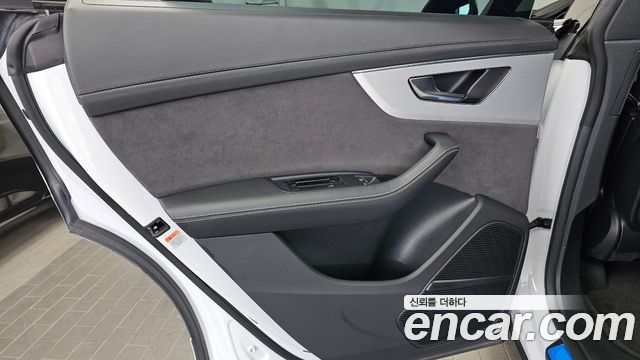 Audi Q8 (4M) 55 TFSI Quattro Premium 2023 — фото 25