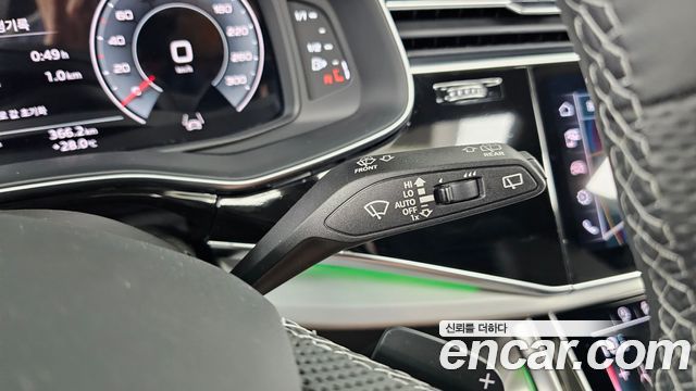 Audi Q8 (4M) 55 TFSI Quattro Premium 2023 — фото 27