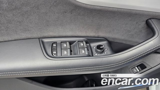 Audi Q8 (4M) 55 TFSI Quattro Premium 2023 — фото 29