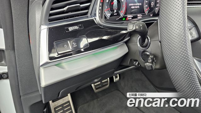 Audi Q8 (4M) 55 TFSI Quattro Premium 2023 — фото 32