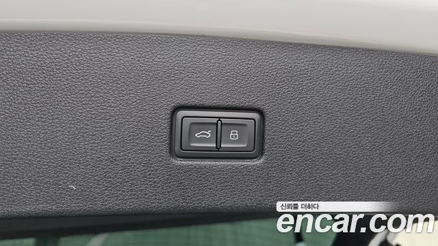 Audi Q8 (4M) 55 TFSI Quattro Premium 2023 — фото 34