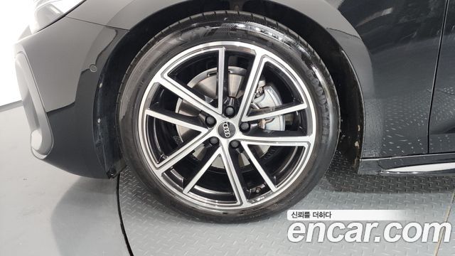 Audi A5 (B10) 40 TFSI Quattro S Line 2025 — фото 5