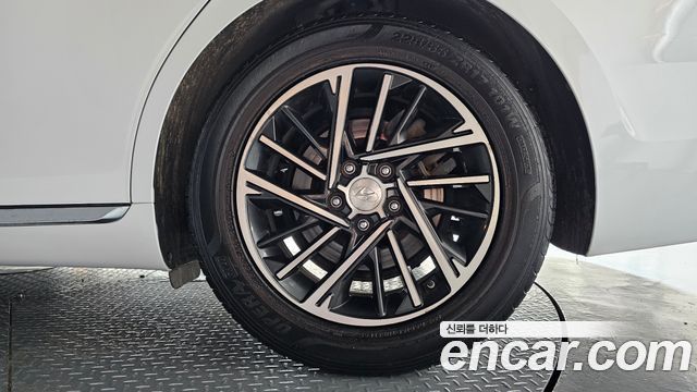 Hyundai Grandeur (IG) 3.0 LPi Rent Car Modern 2022 — фото 21