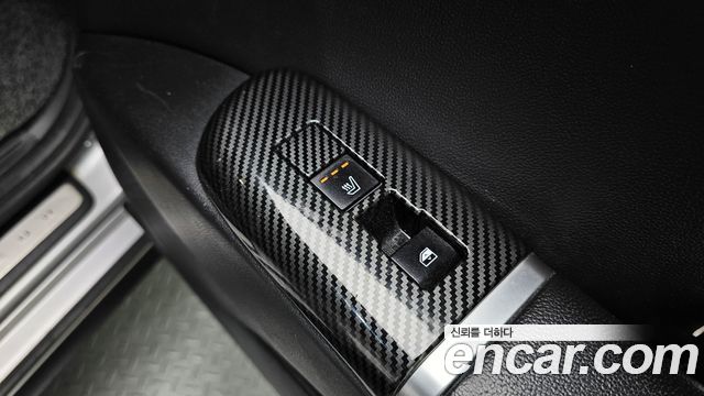Hyundai Grandeur (GN7) 3.5 LPG 2WD (Taxi) Deluxe 2023 — фото 19