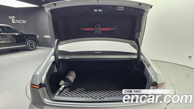 Hyundai Grandeur (GN7) 3.5 LPG 2WD (Taxi) Deluxe 2023 — фото 20