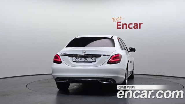 Mercedes-Benz C-Class (W205) C220 d Avantgarde 2019 — фото 4