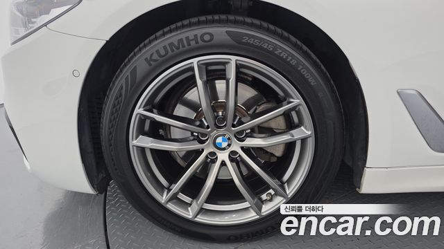 BMW 5 Series (G30) 520d xDrive M Sport Package Plus 2020 — фото 5
