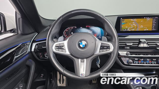BMW 5 Series (G30) 520d xDrive M Sport Package Plus 2020 — фото 14