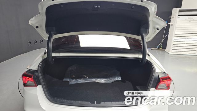 Kia K5 (III) 2.0 LPI(Renter car) Strandard 2023 — фото 20
