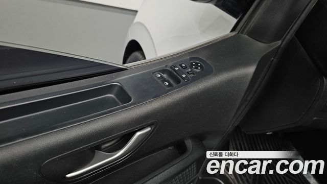 Hyundai Staria Tourer 11-Seater Modern 2022 — фото 17