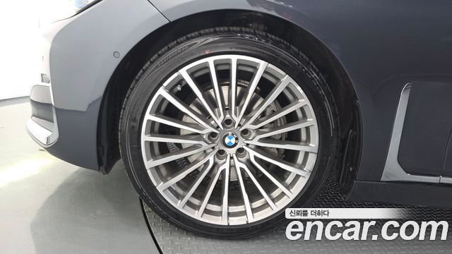 BMW 7 Series (G11) 740Li xDrive Design Pure Excellence 2020 — фото 5