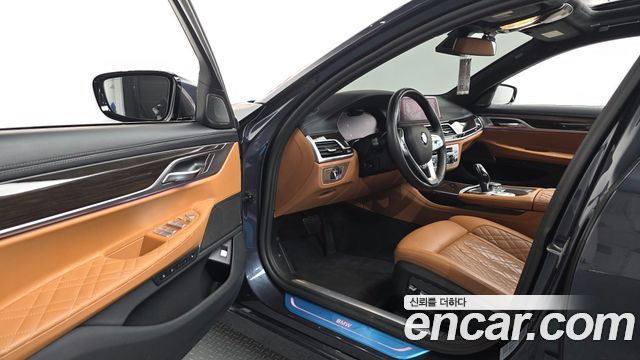 BMW 7 Series (G11) 740Li xDrive Design Pure Excellence 2020 — фото 10