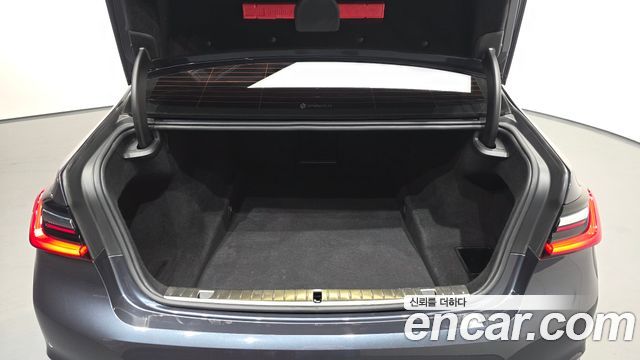 BMW 7 Series (G11) 740Li xDrive Design Pure Excellence 2020 — фото 20