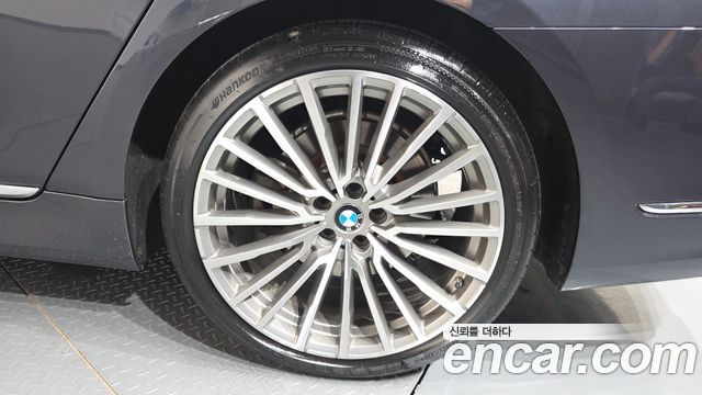 BMW 7 Series (G11) 740Li xDrive Design Pure Excellence 2020 — фото 21