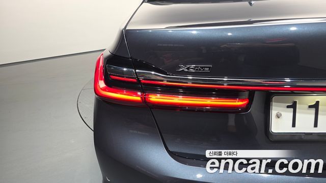 BMW 7 Series (G11) 740Li xDrive Design Pure Excellence 2020 — фото 23