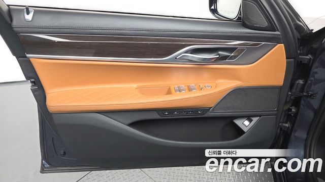 BMW 7 Series (G11) 740Li xDrive Design Pure Excellence 2020 — фото 24