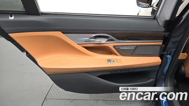 BMW 7 Series (G11) 740Li xDrive Design Pure Excellence 2020 — фото 25