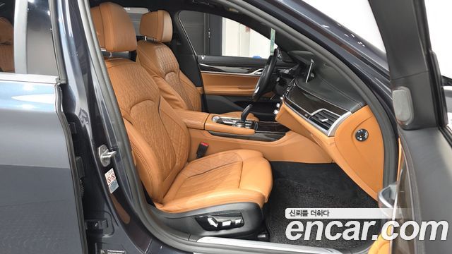 BMW 7 Series (G11) 740Li xDrive Design Pure Excellence 2020 — фото 26