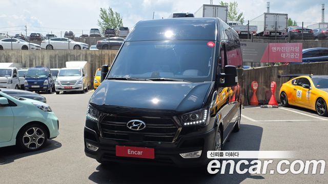 Hyundai Solati 11-Seater Luxury 2021 — фото 3