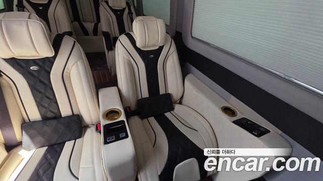 Hyundai Solati 11-Seater Luxury 2021 — фото 12