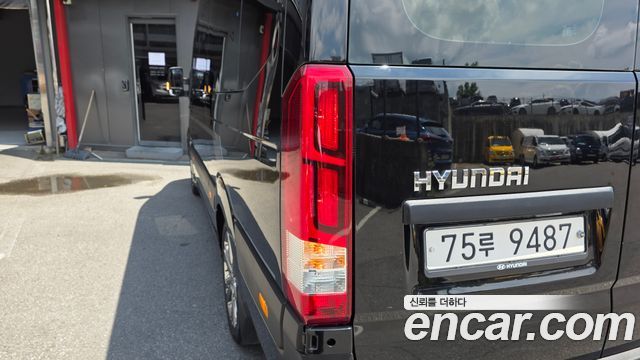 Hyundai Solati 11-Seater Luxury 2021 — фото 23