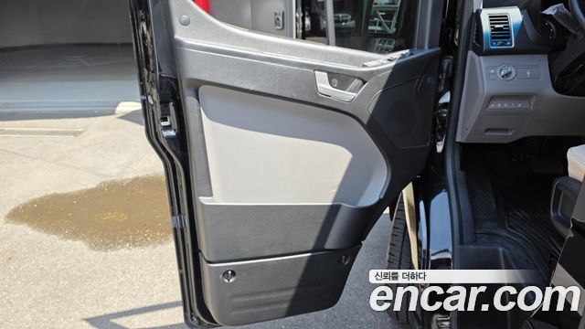 Hyundai Solati 11-Seater Luxury 2021 — фото 24