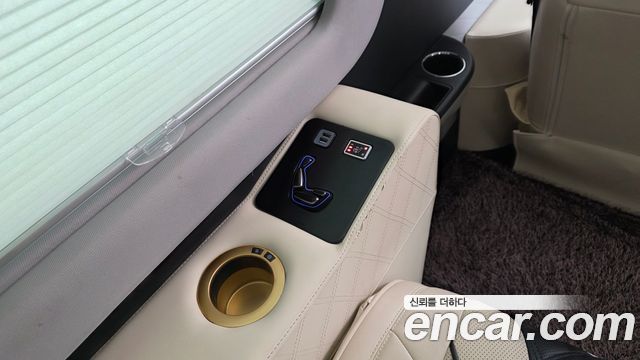 Hyundai Solati 11-Seater Luxury 2021 — фото 35