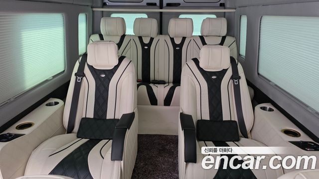 Hyundai Solati 11-Seater Luxury 2021 — фото 36