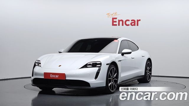 Porsche Taycan Base