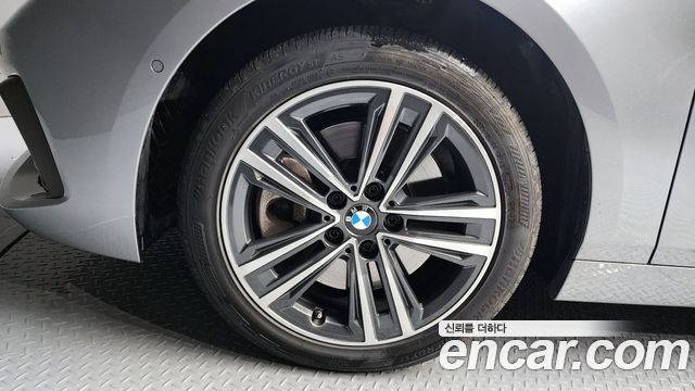 BMW 1 Series (F40) 120i Advantage 2022 — фото 5