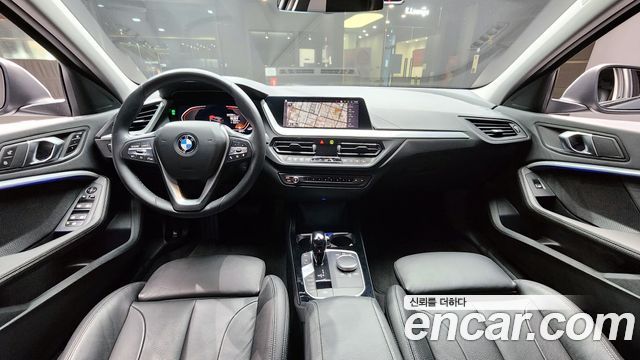 BMW 1 Series (F40) 120i Advantage 2022 — фото 7