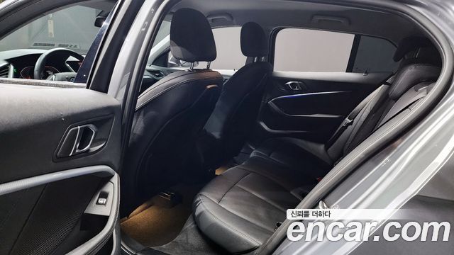 BMW 1 Series (F40) 120i Advantage 2022 — фото 12
