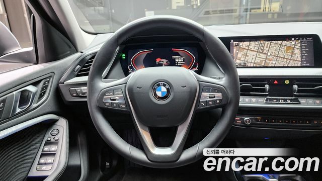 BMW 1 Series (F40) 120i Advantage 2022 — фото 13