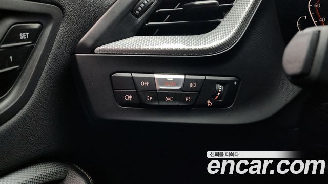 BMW 1 Series (F40) 120i Advantage 2022 — фото 30