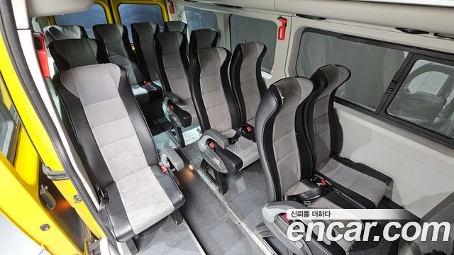 Renault Korea Master School Bus 15-Seater 2020 — фото 11