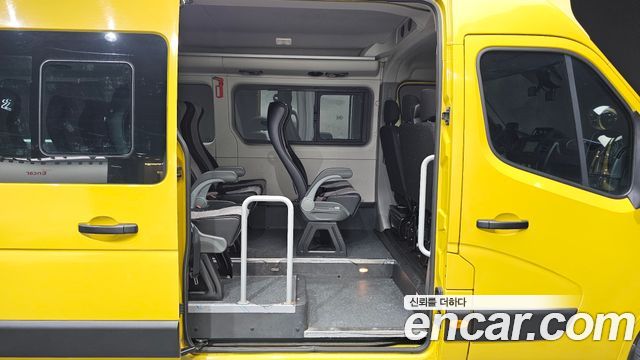 Renault Korea Master School Bus 15-Seater 2020 — фото 18
