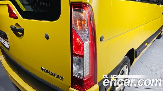 Renault Korea Master School Bus 15-Seater 2020 — фото 23