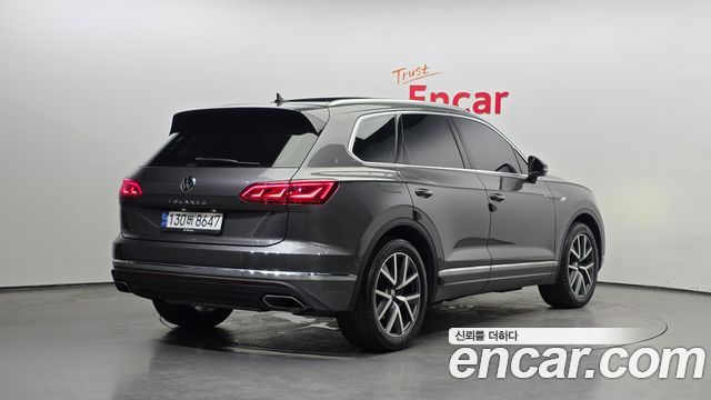 Volkswagen Touareg (III) 3.0 TDI Prestige 2023 — фото 2
