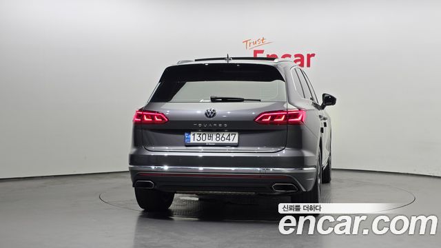 Volkswagen Touareg (III) 3.0 TDI Prestige 2023 — фото 4