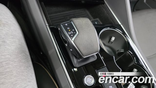Volkswagen Touareg (III) 3.0 TDI Prestige 2023 — фото 9