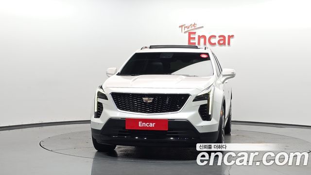 Cadillac XT4 2.0 Sport AWD 2023 — фото 3