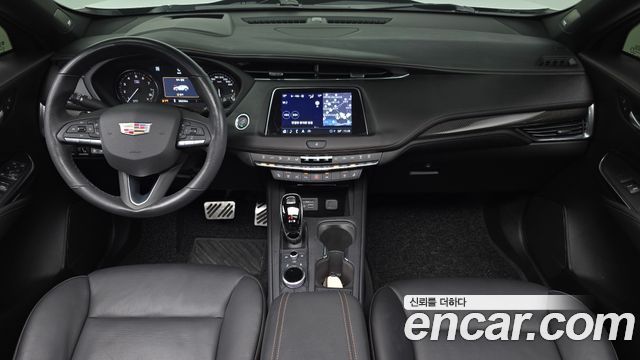 Cadillac XT4 2.0 Sport AWD 2023 — фото 7