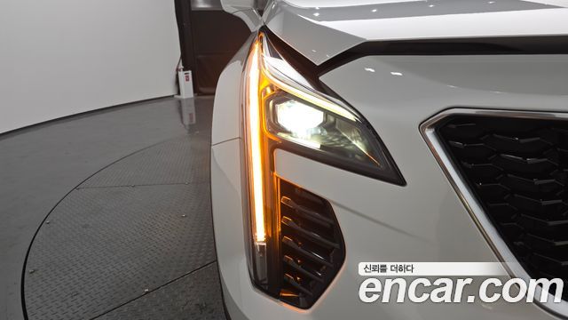 Cadillac XT4 2.0 Sport AWD 2023 — фото 22