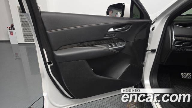 Cadillac XT4 2.0 Sport AWD 2023 — фото 24